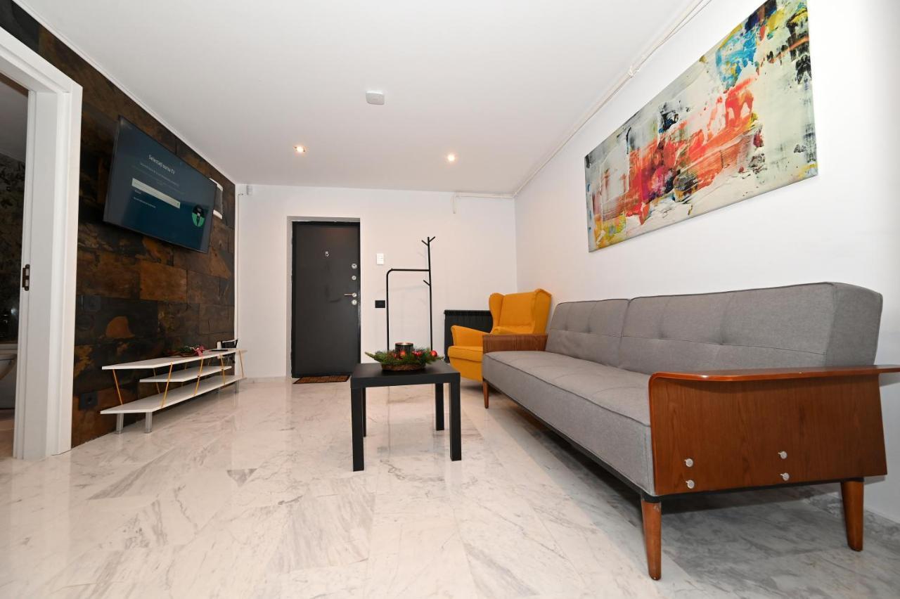 R&B Apartments 普雷代亚尔 外观 照片